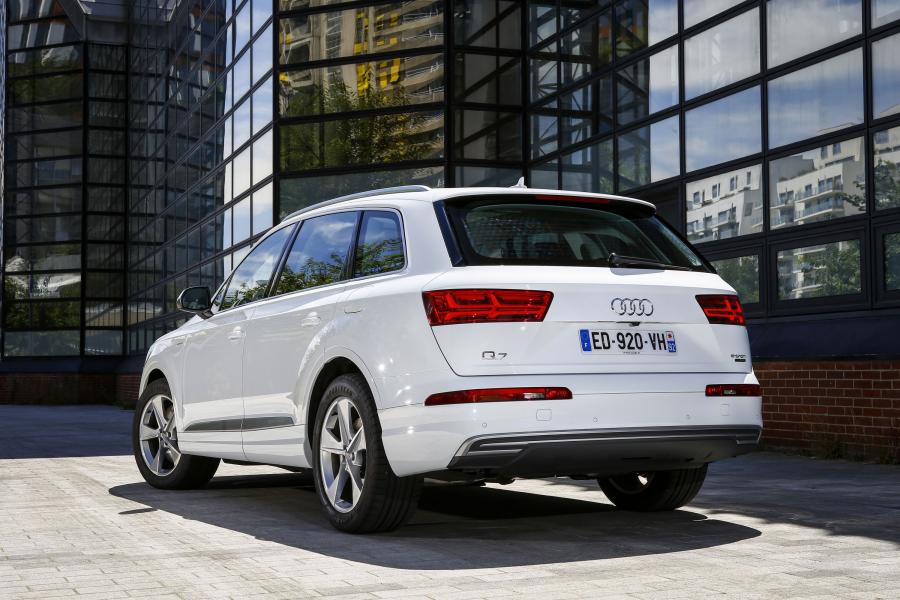  Audi Q7 e-tron TDI Quattro (4M) 2016 года  (WW) (фото 25 из 33)